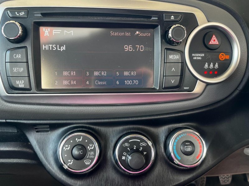 TOYOTA YARIS
