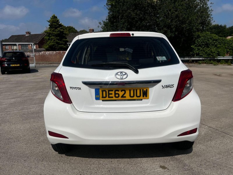 TOYOTA YARIS